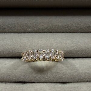 Elegant Gold and Silver Women's Ring